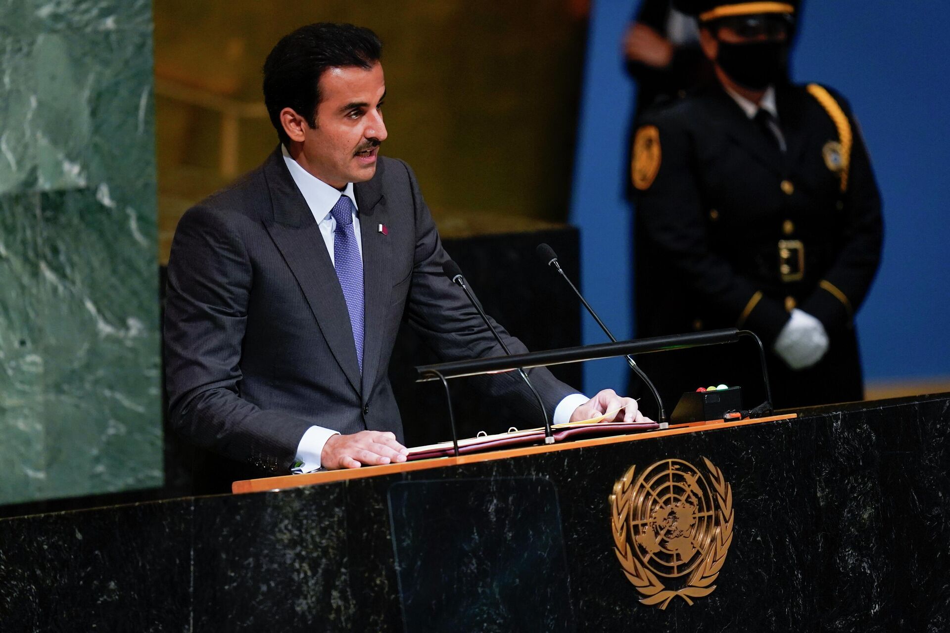 Sheikh Tamim Bin Hamad Al-Thani, the Emir of Qatar, addresses the 77th session of the General Assembly at United Nations headquarters, Tuesday, Sept. 20, 2022 - Sputnik International, 1920, 22.09.2022