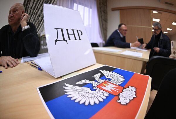 Polling station at the DPR Embassy in Moscow. - Sputnik International