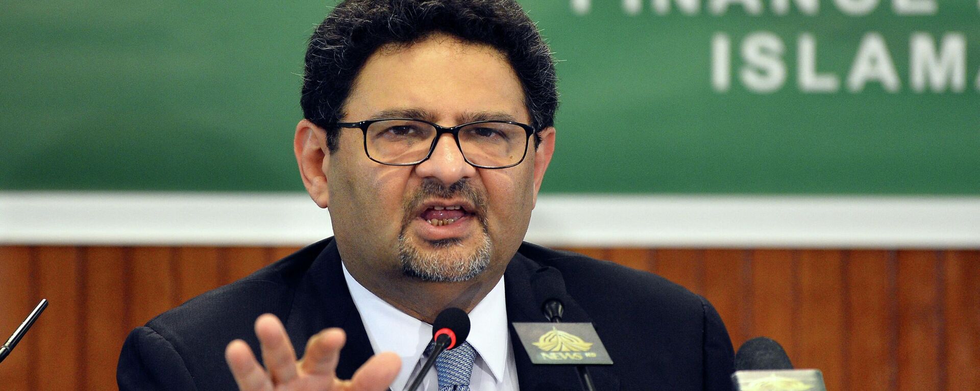 Pakistan's Finance Minister Miftah Ismail speaks during the launch ceremony of 'Economy Survey 2021-22' in Islamabad on June 9, 2022 - Sputnik International, 1920, 26.09.2022