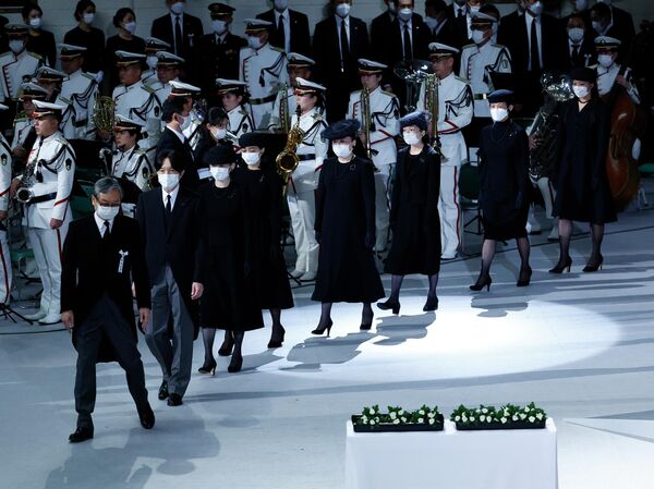 Члены королевской семьи на государственных похоронах экс-премьера Японии Синдзо Абэ в Токио  - Sputnik International