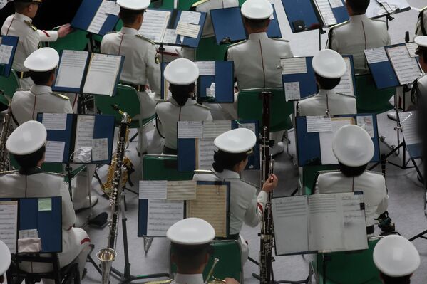 Музыканты ждут выступления во время государственных похорон бывшего премьер-министра Синдзо Абэ в Токио - Sputnik International