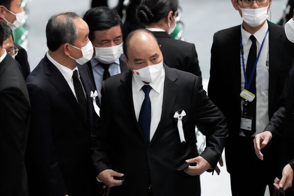 Президент Вьетнама Нгуен Суан Фук на государственных похоронах экс-премьера Японии Синдзо Абэ в Токио  - Sputnik International