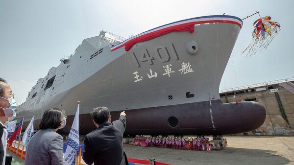   Yu Shan amphibious assault ship - Sputnik International