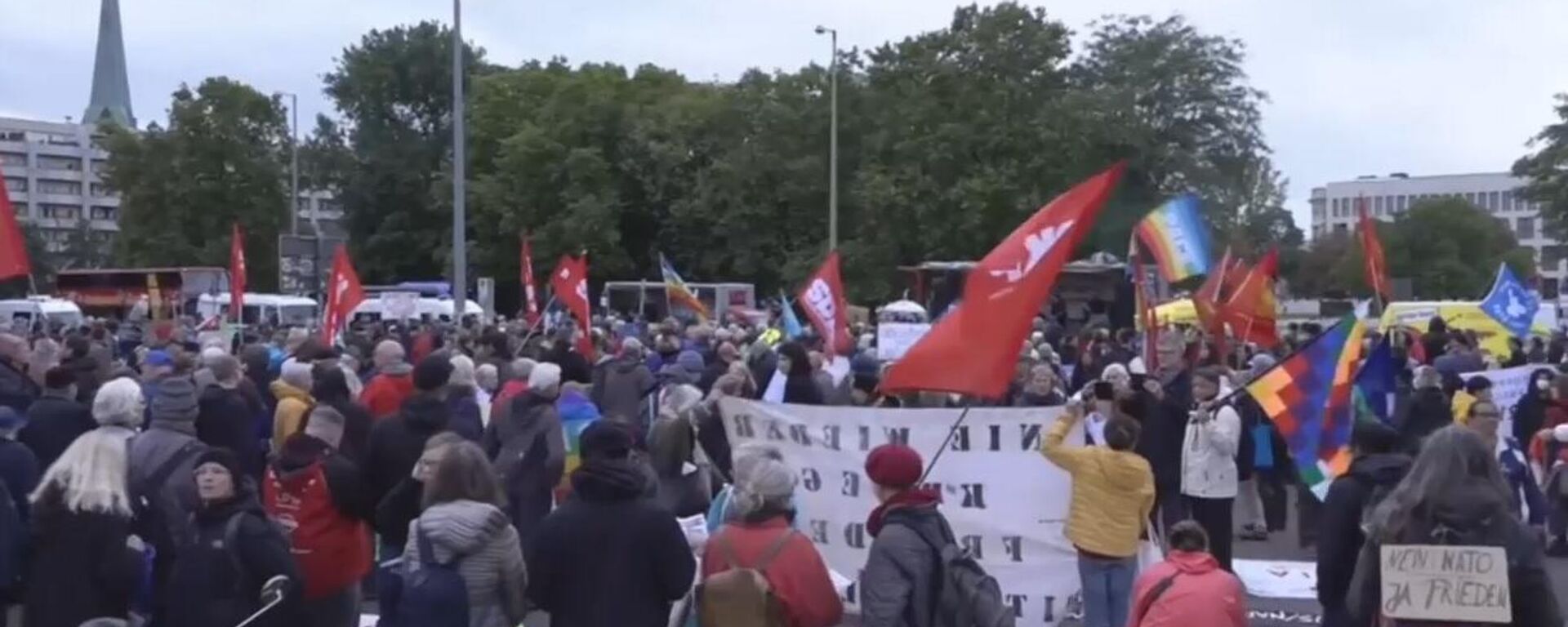Berlin Protestors Demand End to Ukraine Weapons Supply - Sputnik International, 1920, 03.10.2023
