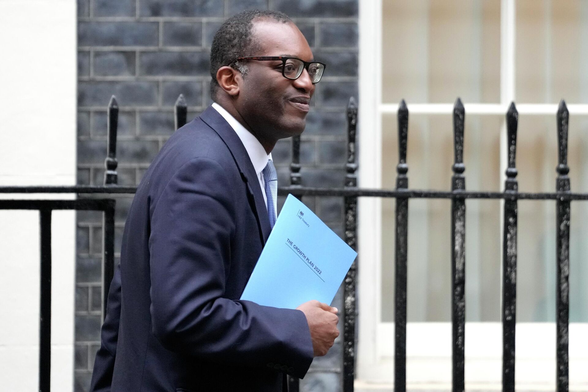 Britain's Chancellor Kwasi Kwarteng leaves 11 Downing Street in London, Friday, Sept. 23, 2022. The Chancellor will deliver a mini budget in parliament. - Sputnik International, 1920, 14.10.2022