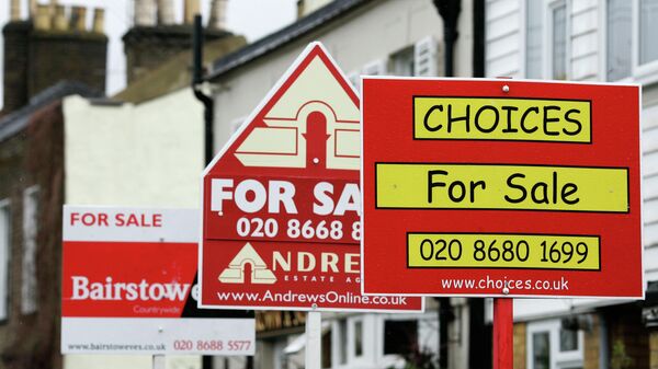 Property for sale signs are seen on a street in Croydon, south London - Sputnik International