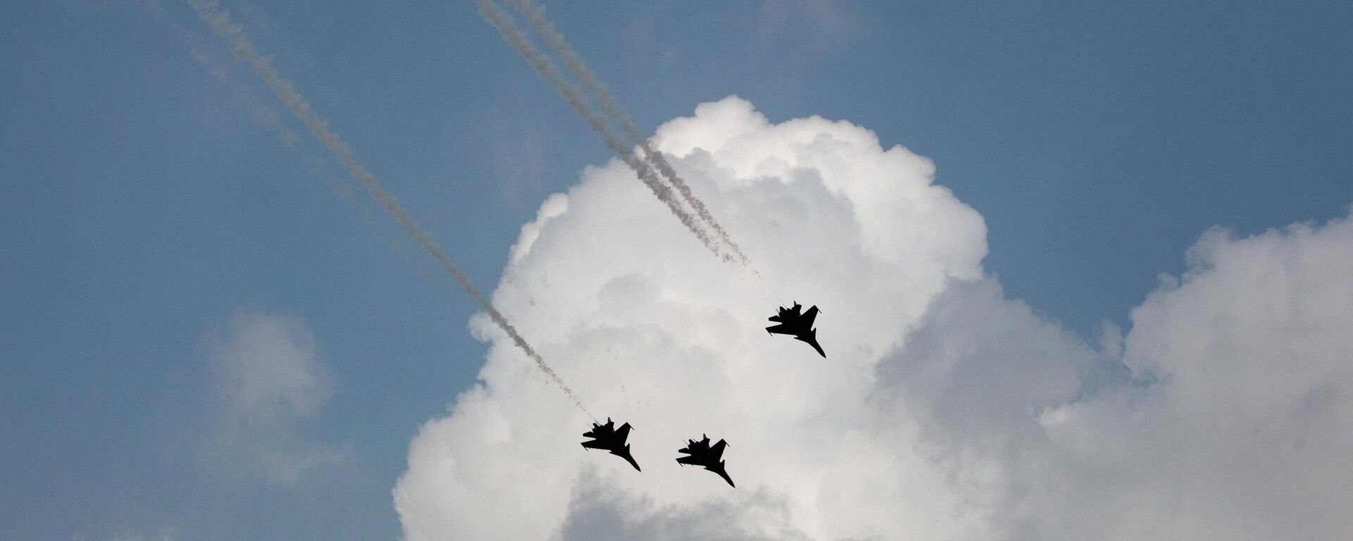 Indian Air Force Sukhoi Su-30MKI flies during the rehearsals of Golden Jubilee celebrations of India-Pakistan war of 1965, in New Delhi, India, Saturday, Sept. 19, 2015. - Sputnik International, 1920, 06.10.2022