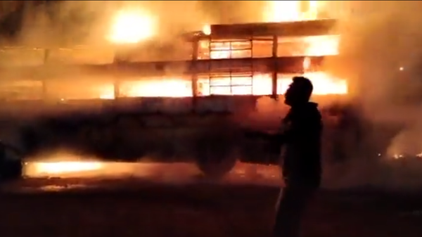 Screenshot from a video showing a bus on fire in India's Maharashtra - Sputnik International