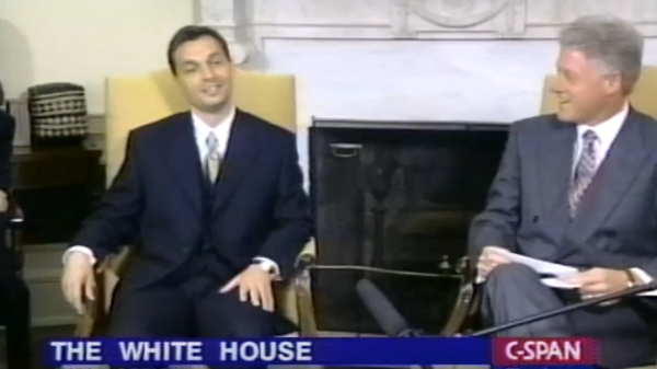 Hungarian Prime Minister Viktor Orban and US President Bill Clinton meet in the Oval Office during Orban's trip to Washington, DC, October 7, 1998. Screengrab of C-Span video. - Sputnik International