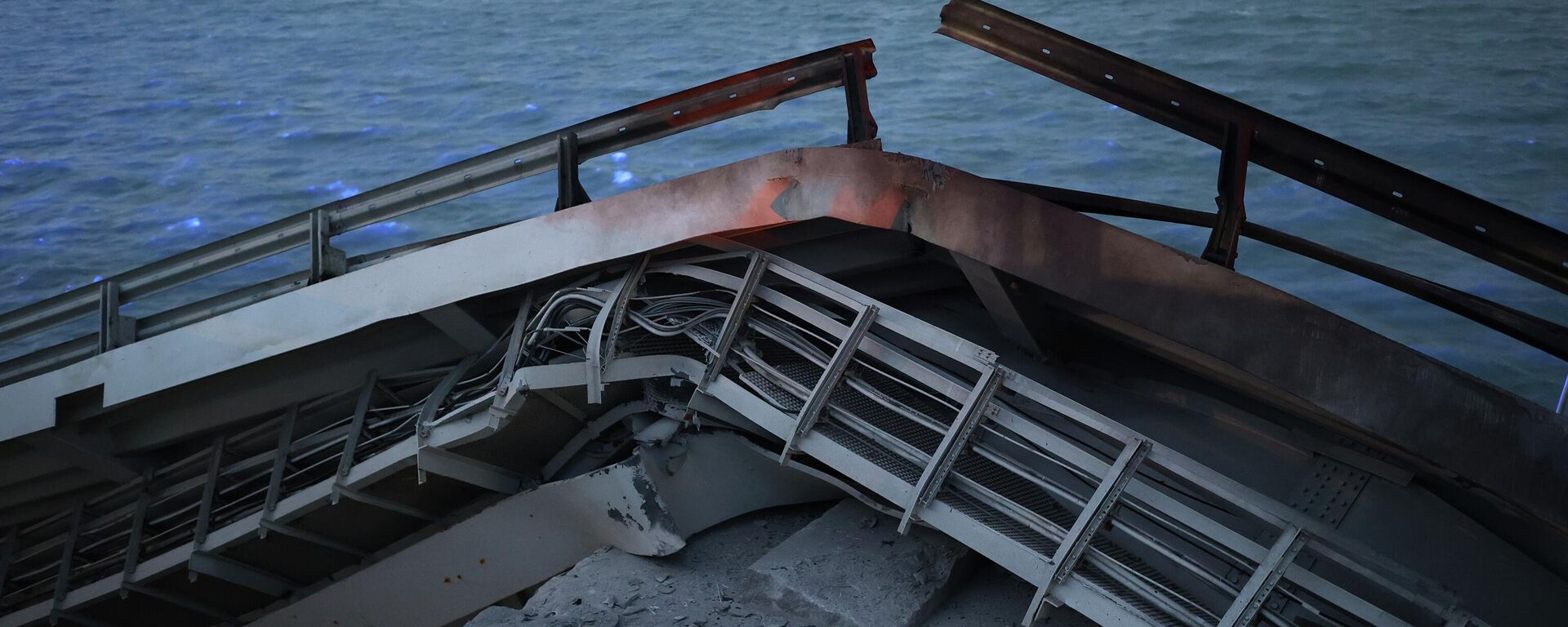 Destroyed portion of Crimean Bridge. October 8, 2022. - Sputnik International, 1920, 09.10.2022