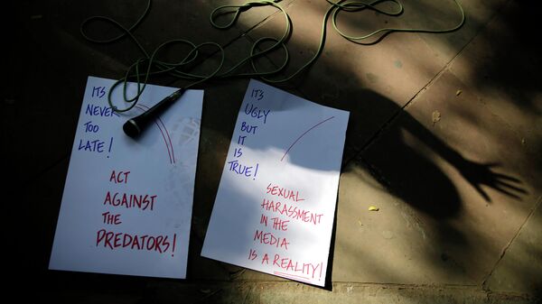 Placards and a microphone are seen lying on the sidewalks as Indian journalists protest against sexual harassment in the workplace in New Delhi, India, Saturday, Oct. 13, 2018. - Sputnik International