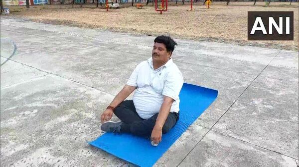 Ujjain MP Anil Firojiya lost almost 15 kilos of weight in lieu of development in his constituency - Sputnik International