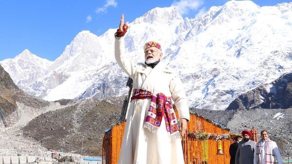 India's Prime Minister Narendra Modi offers prayers at Kedarnath Dham - Sputnik International