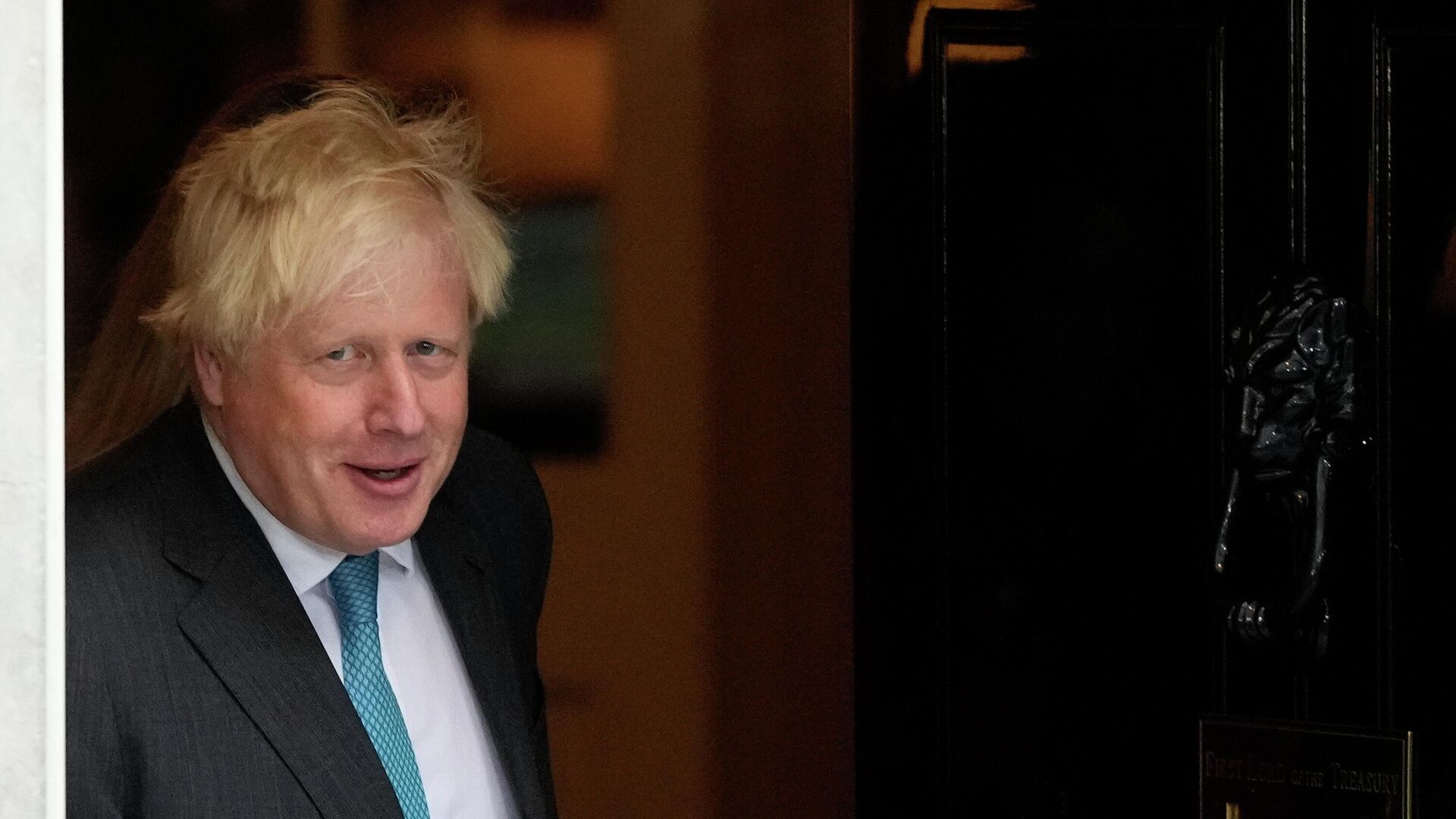 Outgoing British Prime Minister Boris Johnson arrives to speak outside Downing Street - Sputnik International, 1920, 23.04.2023