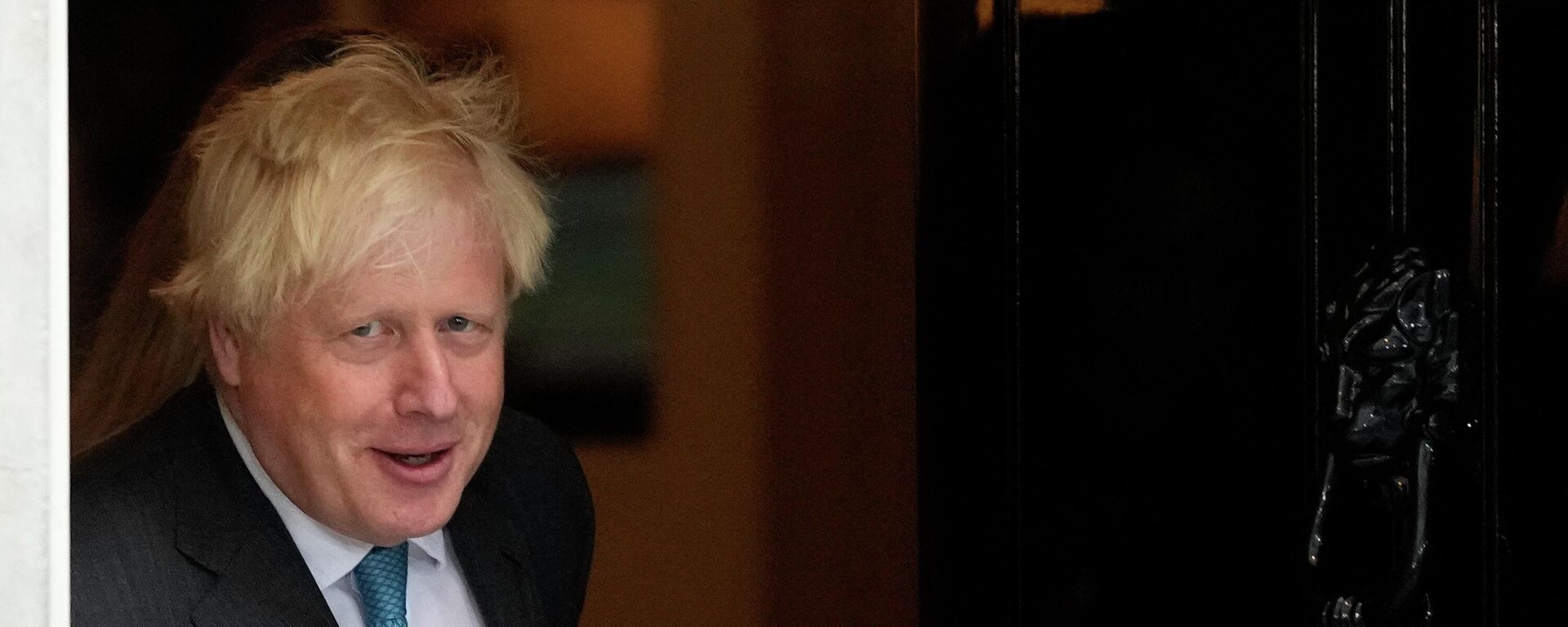 Outgoing British Prime Minister Boris Johnson arrives to speak outside Downing Street - Sputnik International, 1920, 19.03.2023