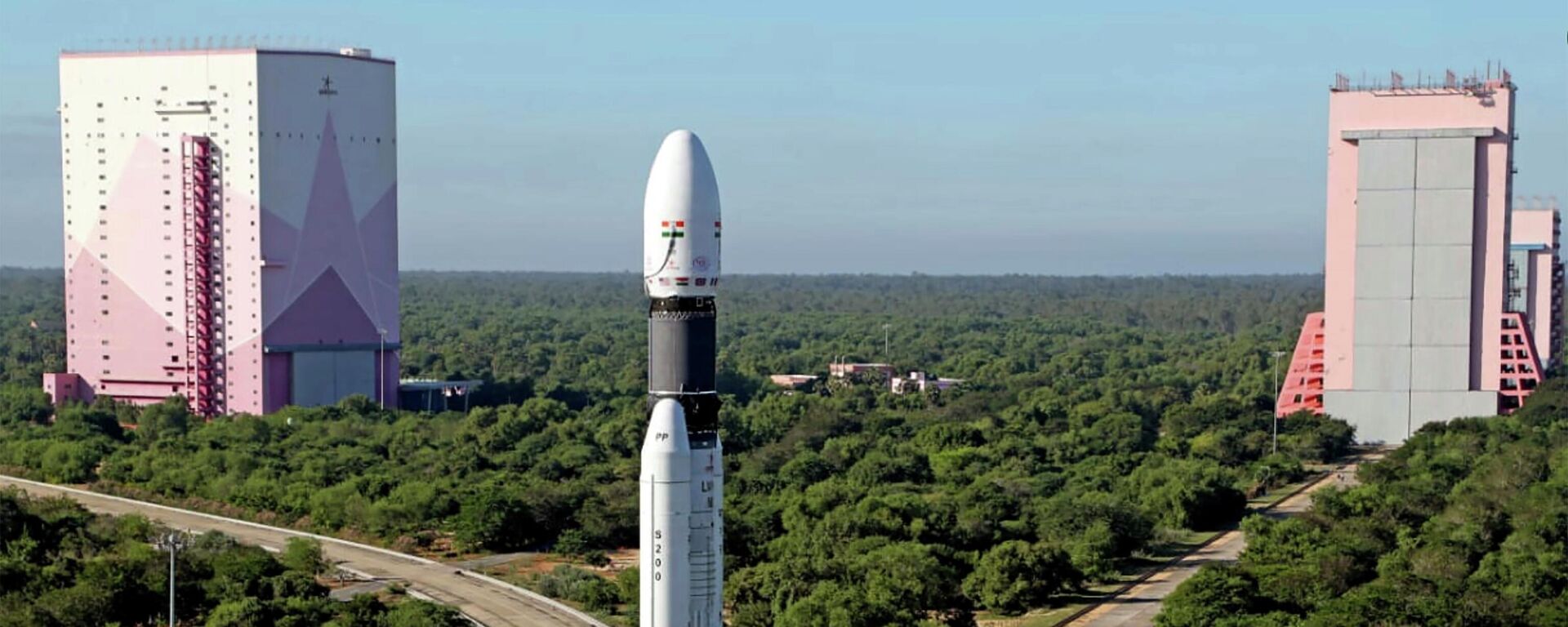 This photograph released by the Indian Space Research Organization (ISRO) shows India's heaviest rocket prepared ahead of the launch from the Satish Dhawan Space Center in Sriharikota, India, Saturday, Oct. 15, 2022.  - Sputnik International, 1920, 23.10.2022