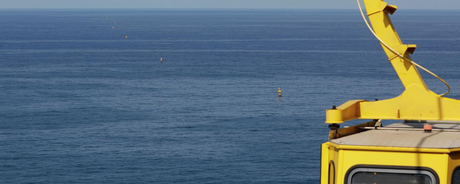 A picture shows a cable car an a view of maritime border markers in Mediterranean waters off Israel's Rosh Hanikra, known in Lebanon as Ras al-Naqura, at the border between the two countries, on October 7, 2022 - Sputnik International, 1920, 23.10.2022