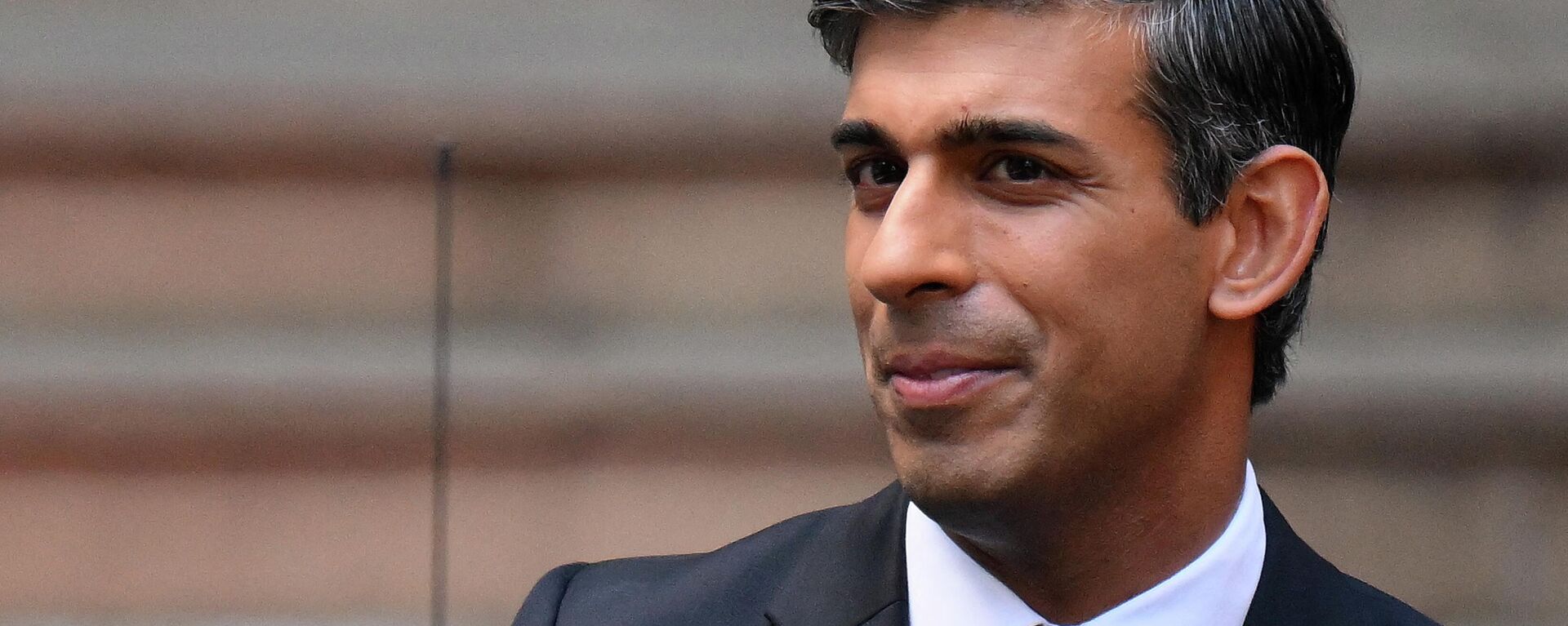 Rishi Sunak enters a car as he leaves from Conservative Party Headquarters in central London having been announced as the winner of the Conservative Party leadership contest, on October 24, 2022. - Sputnik International, 1920, 04.01.2023
