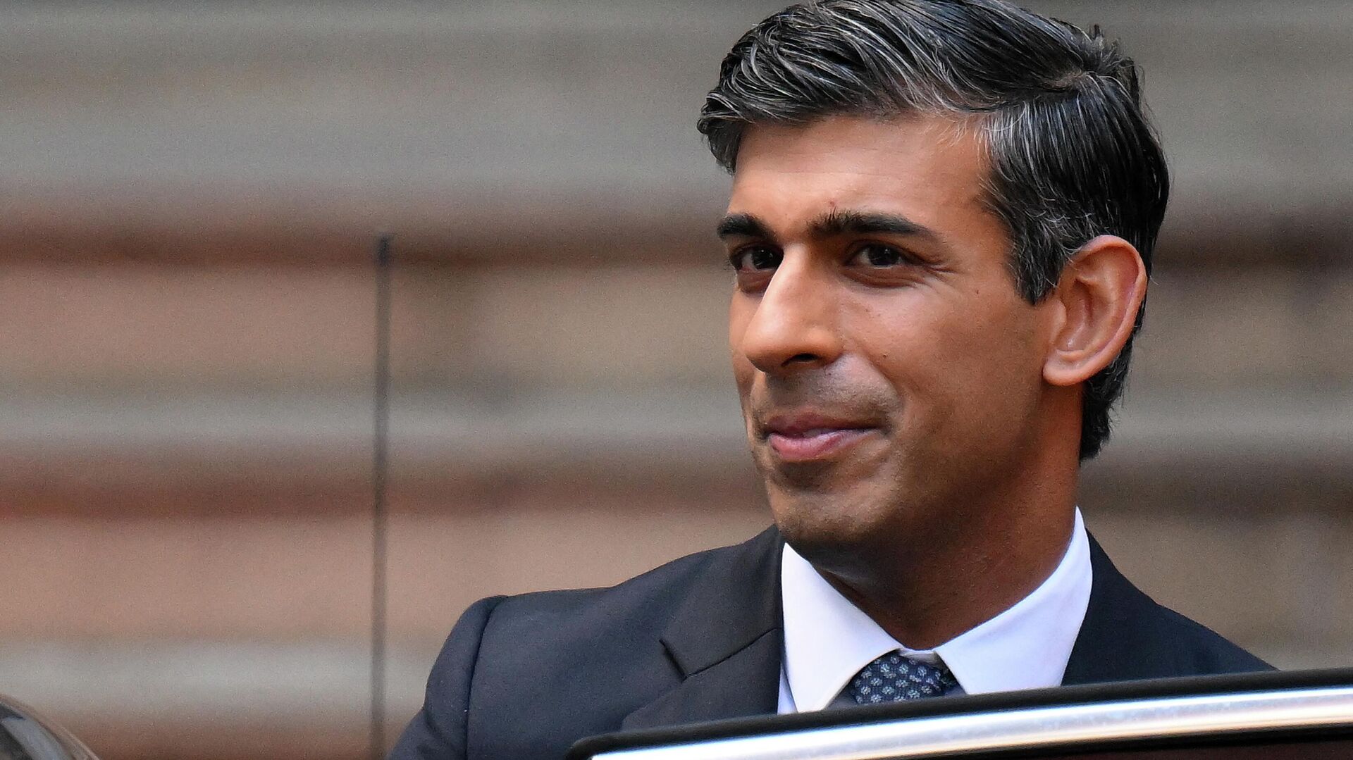 Rishi Sunak enters a car as he leaves from Conservative Party Headquarters in central London having been announced as the winner of the Conservative Party leadership contest, on October 24, 2022. - Sputnik International, 1920, 25.05.2023
