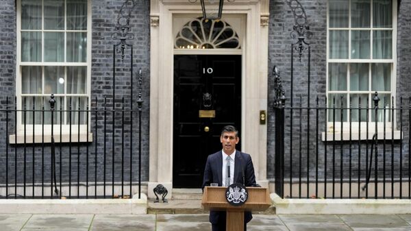 British Prime Minister Rishi Sunak delivers a speech at Downing Street in London, Tuesday, Oct. 25, 2022. - Sputnik International