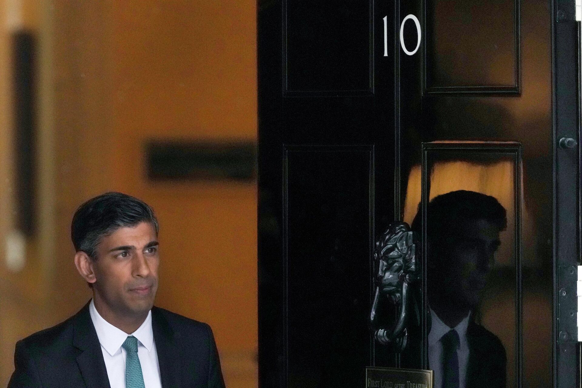 Britain's Prime Minister Rishi Sunak leaves 10 Downing Street for the House of Commons for his first Prime Minister's Questions in London, Wednesday, Oct. 26, 2022. - Sputnik International, 1920, 17.12.2022