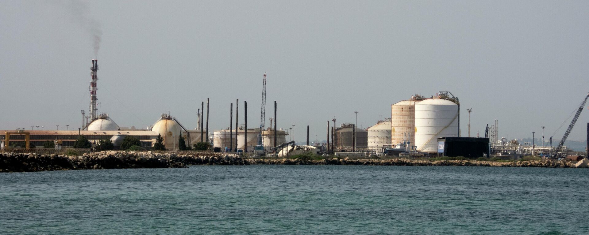 An external view of the ISAB refinery in Priolo-Gargallo near Syracuse, Sicily, Tuesday, May 31, 2022. - Sputnik International, 1920, 02.11.2022
