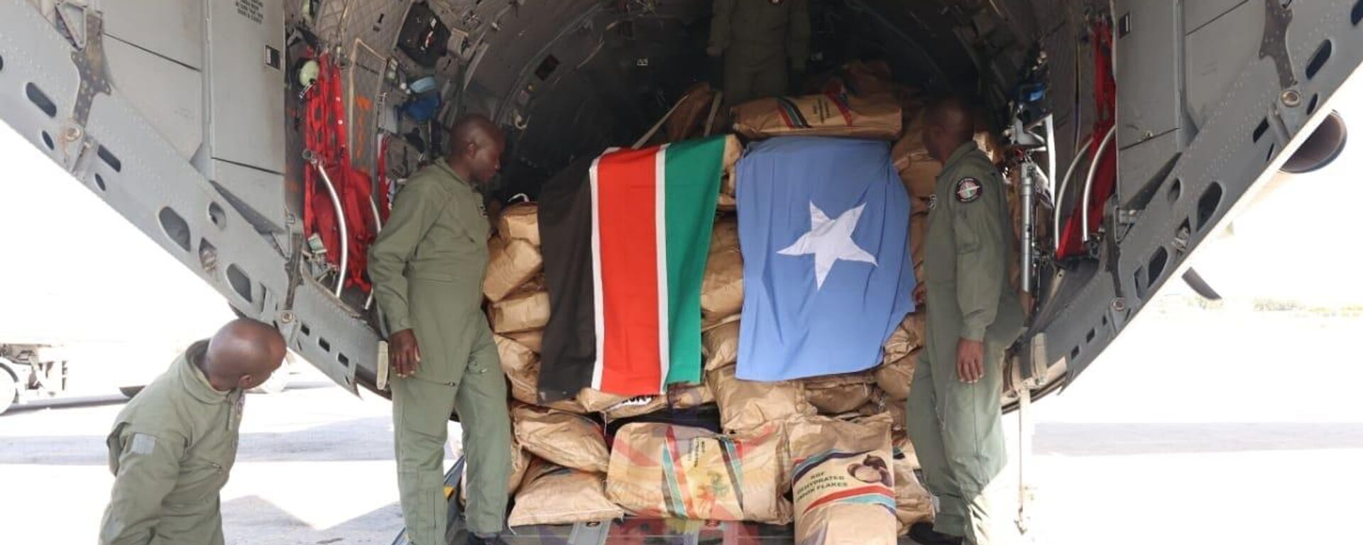 Kenya sends humanitarian aid to the victims of the terror attack in Mogadishu, Somalia. - Sputnik International, 1920, 04.11.2022