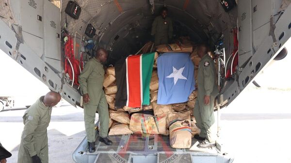 Kenya sends humanitarian aid to the victims of the terror attack in Mogadishu, Somalia. - Sputnik International