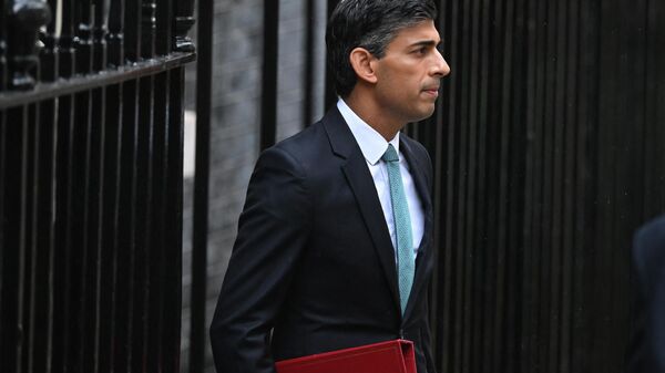 Britain's Prime Minister Rishi Sunak leaves 10 Downing Street in central London on October 26, 2022 - Sputnik International