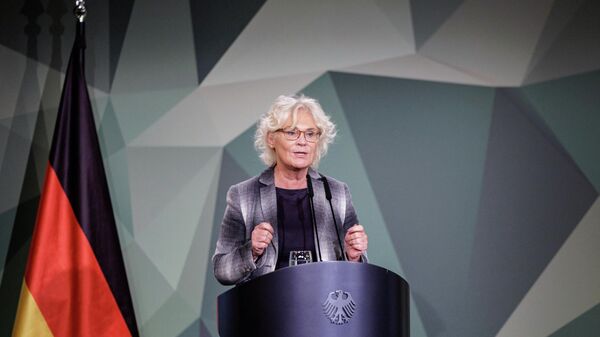 German Defence Minister Christine Lambrecht addresses guests during the annual conference of the German Armed Forces Bundeswehr in Berlin on September 16, 2022. - Sputnik International