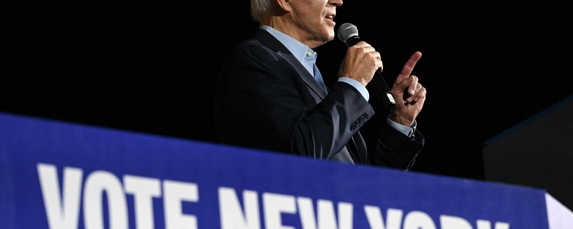 US President Joe Biden speaks during a rally for Democratic candidates, including New York Governor Kathy Hochul, at Sarah Lawrence College in Bronxville, New York, on November 6, 2022 - Sputnik International, 1920, 07.11.2022