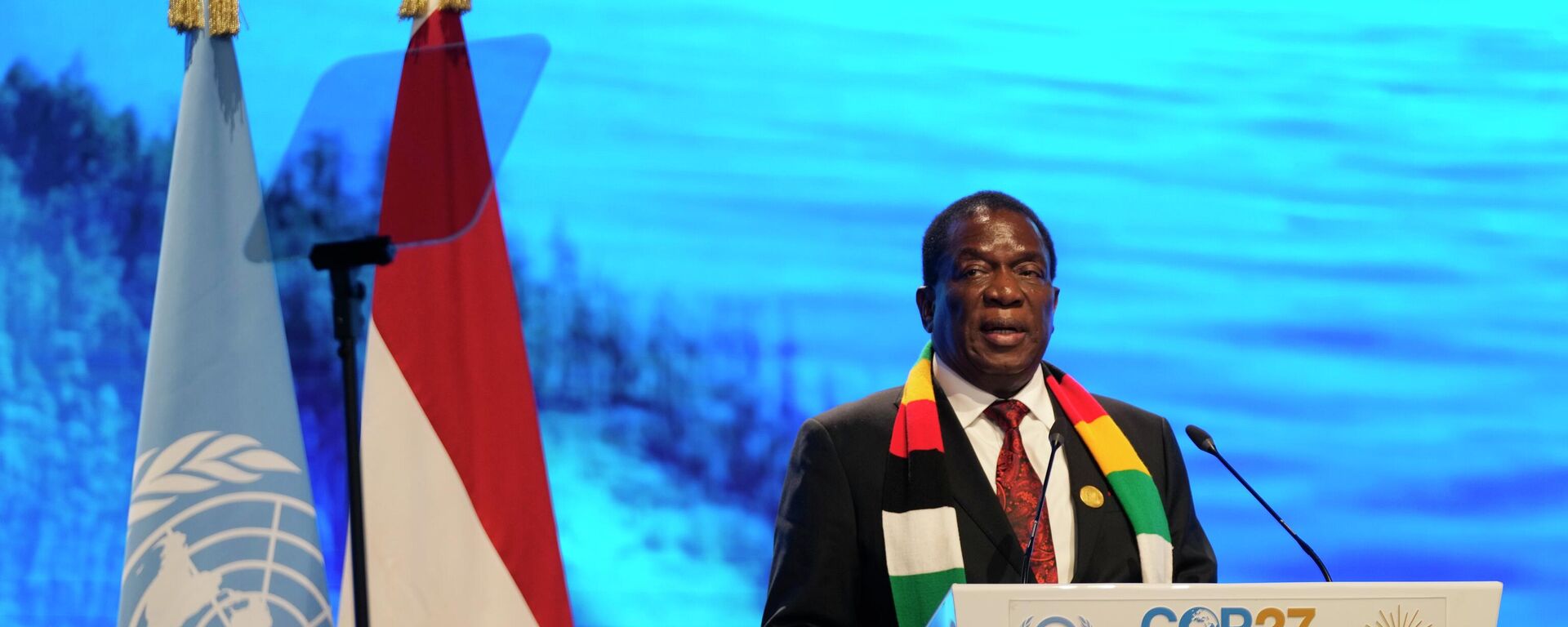 Emmerson Mnangagwa, president of Zimbabwe, speaks at the COP27 U.N. Climate Summit, Tuesday, Nov. 8, 2022, in Sharm el-Sheikh, Egypt. - Sputnik International, 1920, 09.11.2022