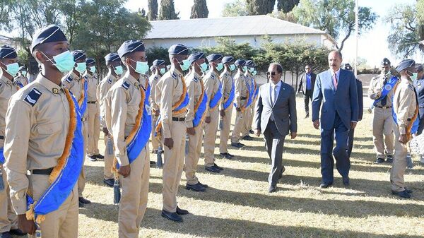 Somali President, Hassan Sheikh Mohamud, visiting his country's cadets in Eritrea.  - Sputnik International