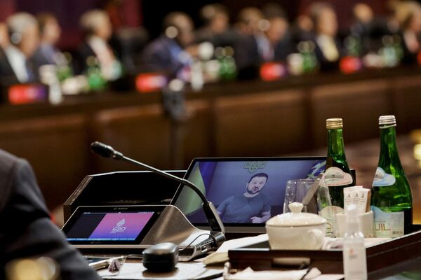 Президент Украины Владимир Зеленский выступает на саммите лидеров G20 в режиме видеосвязи в Нуса Дуа, Бали - Sputnik International