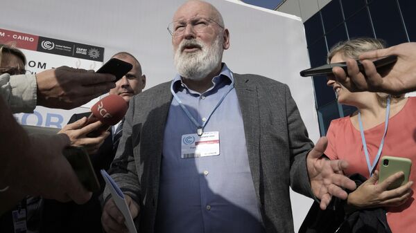 Frans Timmermans, executive vice president of the European Commission, speaks with members of the media at the COP27 U.N. Climate Summit, Tuesday, Nov. 15, 2022, in Sharm el-Sheikh, Egypt. - Sputnik International