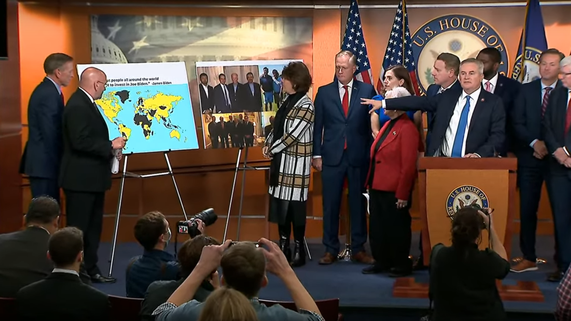 Representative James Comer announces an investigation into the Biden family's alleged illegal business activities in countries around the world. November 17, 2022. Screengrab of House video. - Sputnik International, 1920, 17.11.2022