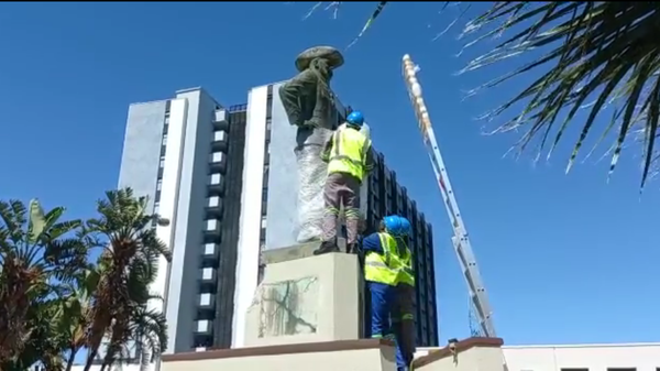 A 57-year-old statue of Curt von François, a German officer credited with founding the capital city of modern-day Namibia, was removed on Wednesday. 23 November 2022 - Sputnik International