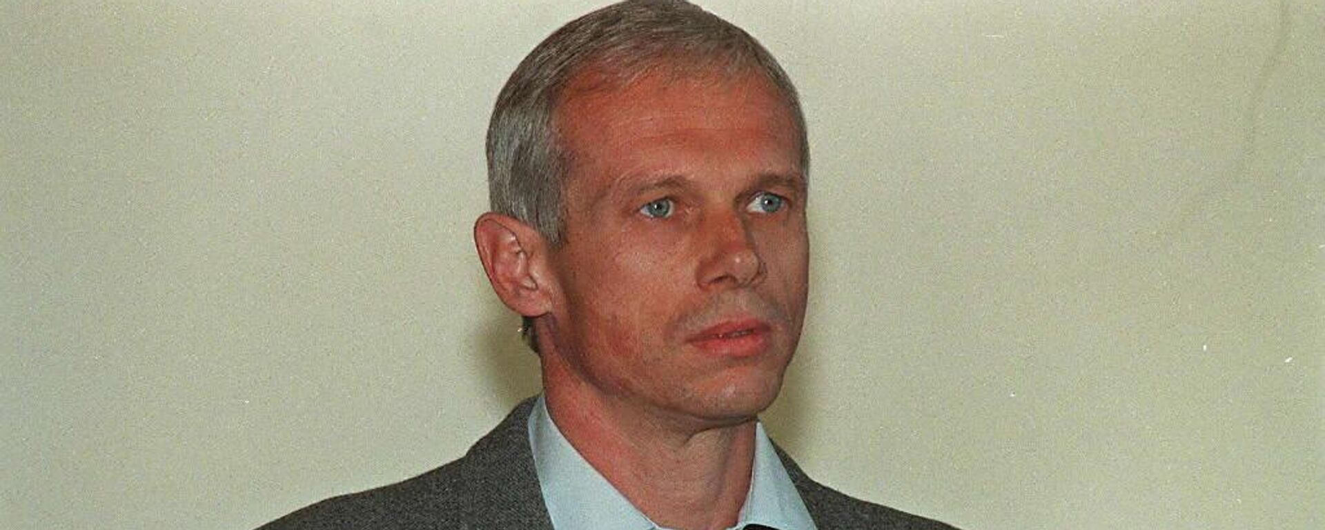 In this file photo taken on June 23, 1997 Janusz Walus, who was charged with the 10 April 1993 killing of South African Communist Party Secretary-General Chris Hani, poses during a Truth and Reconcilliation Commission hearing concerning their amnesty in Benoni, east of Johannesburg. - Sputnik International, 1920, 30.11.2022