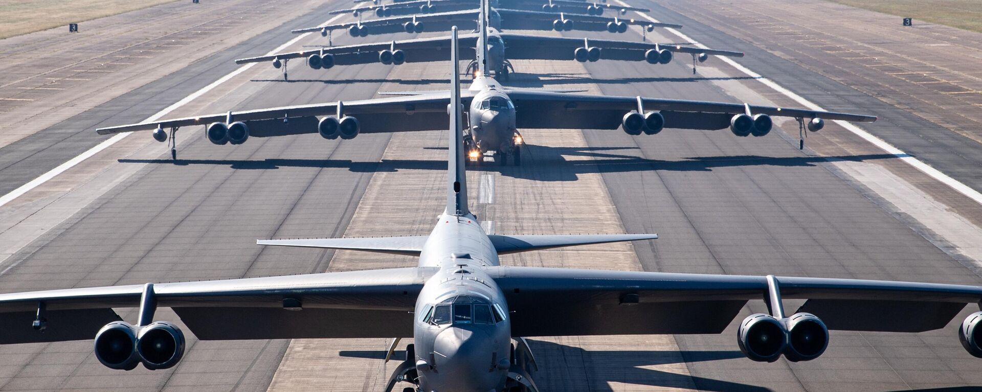 B-52H Stratofortresses from the 2nd Bomb Wing line up on the runway at Barksdale Air Force Base, La., Oct. 14, 2020. The B-52 is a long-range, heavy bomber that can perform a variety of missions and has been the backbone of U.S. strategic bomber forces for more than 60 years. - Sputnik International, 1920, 23.09.2023