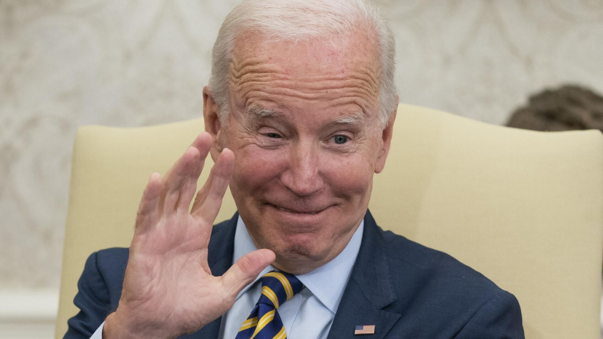 President Joe Biden waves during a meeting with South African President Cyril Ramaphosa in the Oval Office of the White House, Friday, Sept. 16, 2022, in Washington.  - Sputnik International, 1920, 13.05.2023