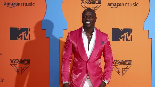 Singer Akon poses for photographers upon arrival at the European MTV Awards in Seville, Spain, Sunday, Nov. 3, 2019.  - Sputnik International