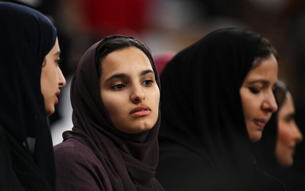 A woman spectator in the stands at the World Cup group stage match between the Netherlands and Qatar. - Sputnik International