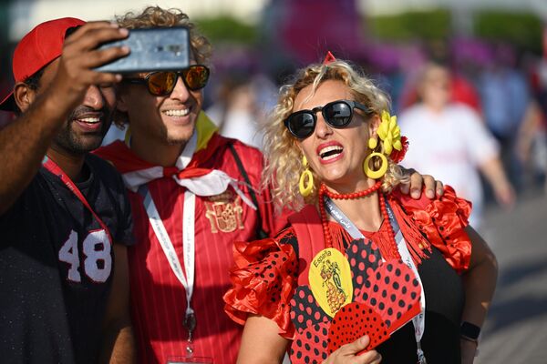 Soccer fans before the World Cup group stage match between England and Iran. - Sputnik International