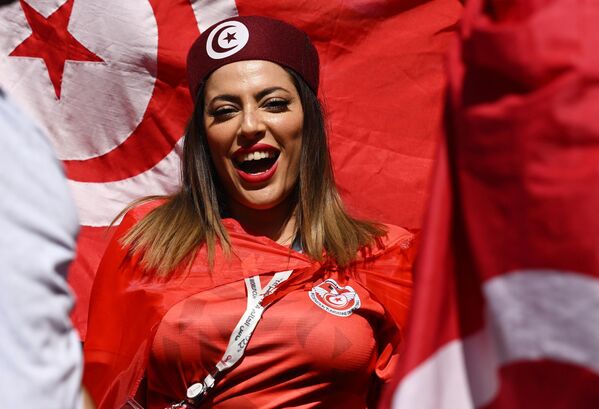 A supporter of the Tunisian national team before the World Cup group stage match between Tunisia and Australia. - Sputnik International