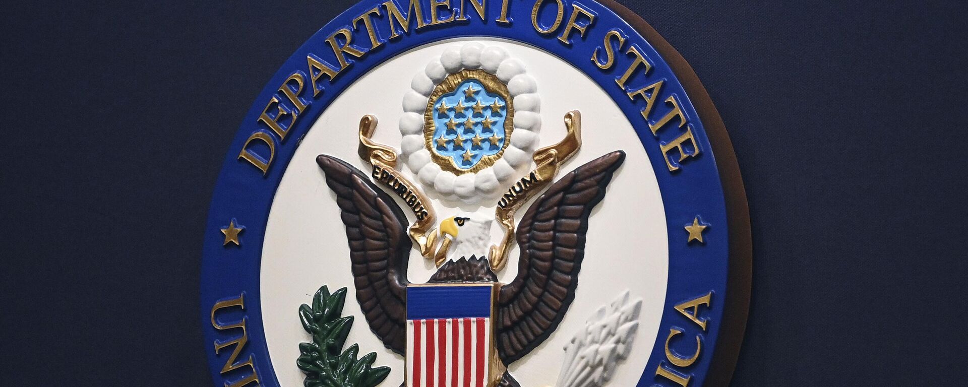 The State Department seal is seen on the briefing room lectern ahead of a briefing by State Department spokesperson Ned Price at the State Department in Washington, Monday, Janu 31, 2022. - Sputnik International, 1920, 08.12.2022