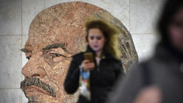 Мозаичный портрет основателя Советского Союза Владимира Ленина на станции метро в Москве - Sputnik International