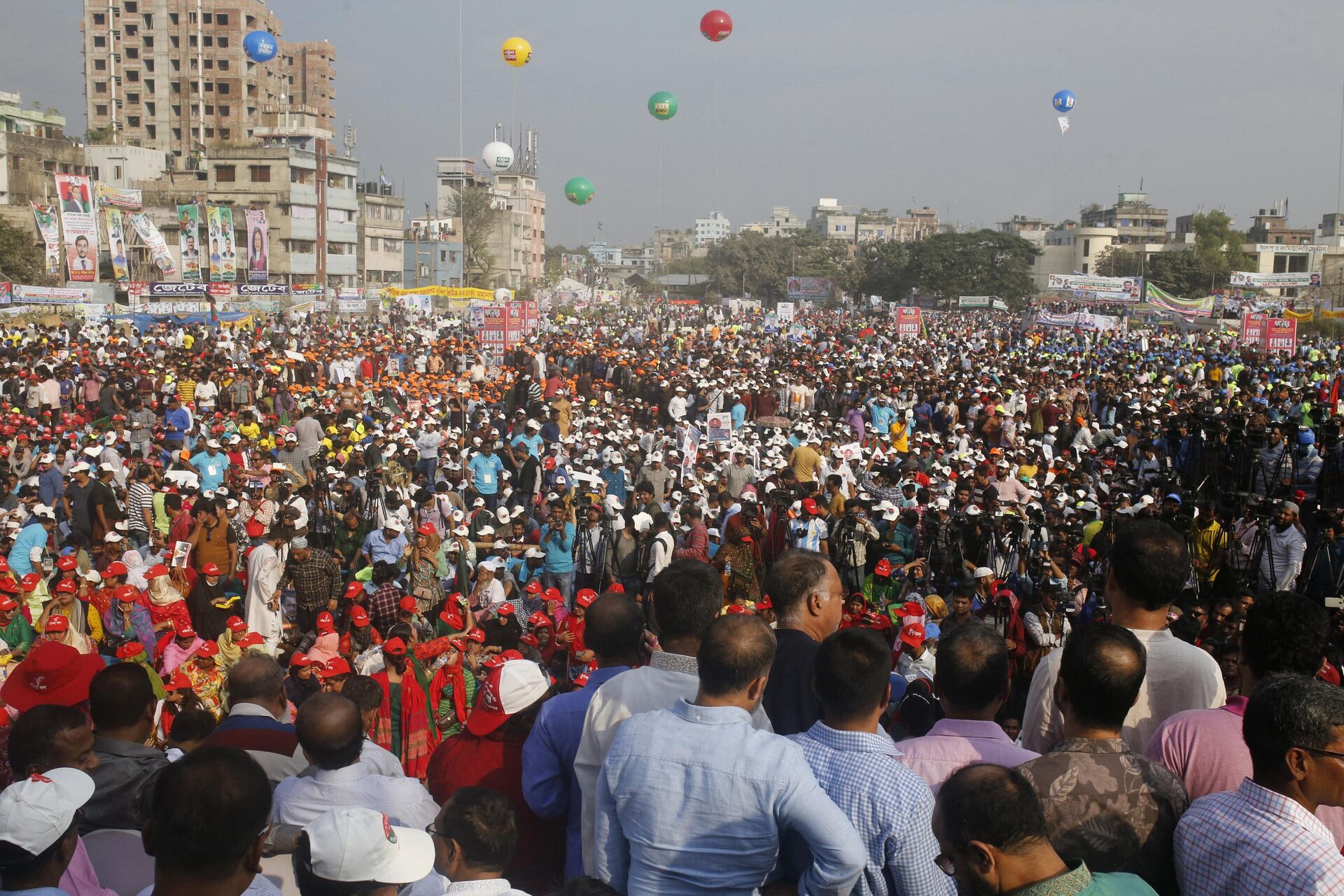 Supporters of Bangladesh Nationalist Party (BNP) gather in the party's last divisional rally in Dhaka on December 10, 2022 - Sputnik International, 1920, 10.12.2022