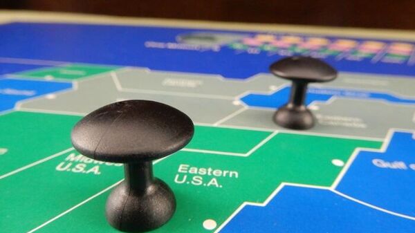 Nuclear mushroom clouds in the 1980s board game 'Supremacy.' - Sputnik International