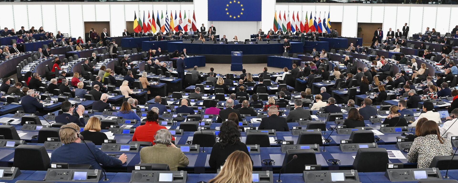 Members of the European Parliament attend the opening session of the European Parliament in Strasbourg, eastern France, on December 12, 2022.  - Sputnik International, 1920, 01.02.2023