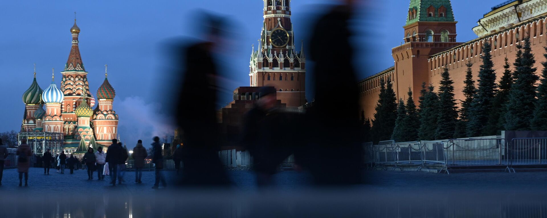 People at Red Square in Moscow - Sputnik International, 1920, 04.05.2023